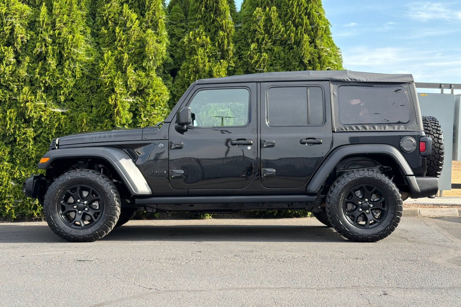 2023 Jeep Wrangler Willys Sport
