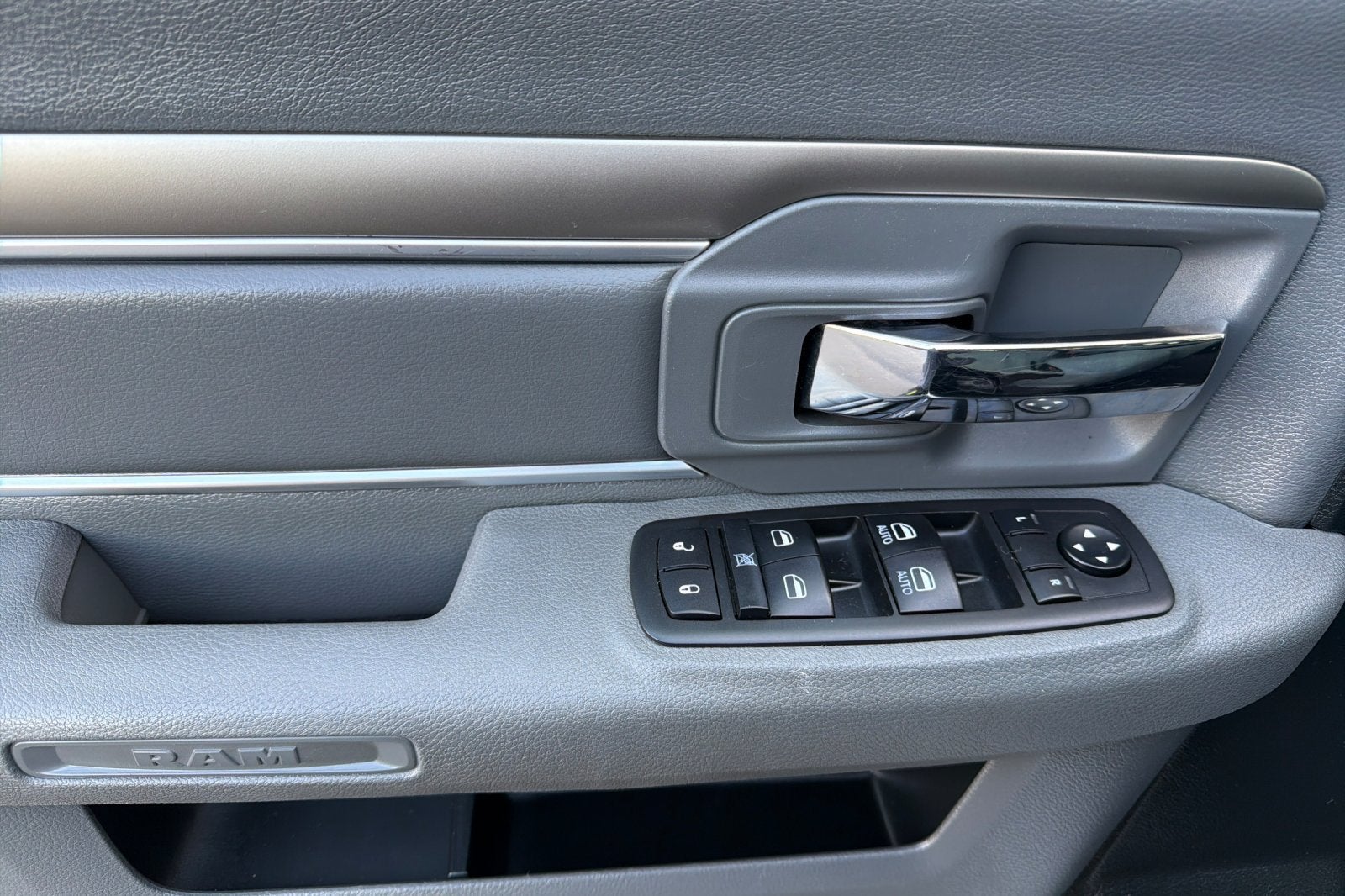 2014 RAM 1500 SLT