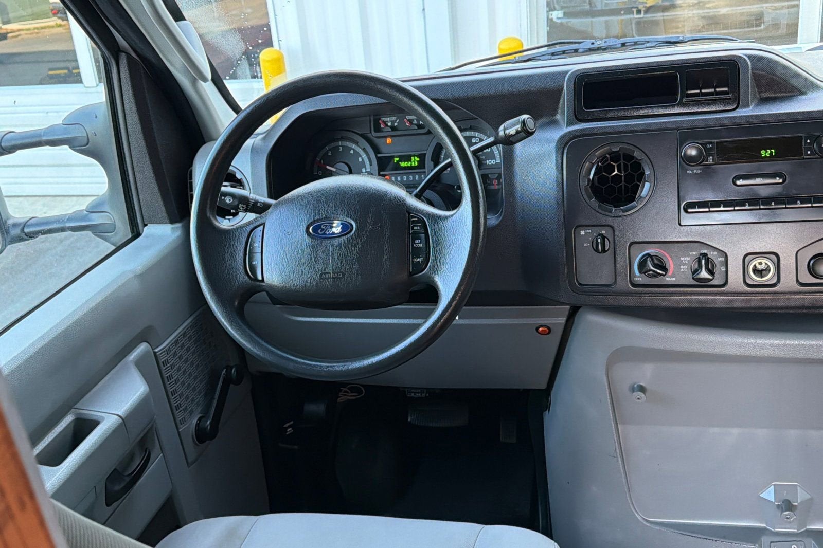 2011 Ford Econoline Commercial Cuta E-350 SUPER DUTY