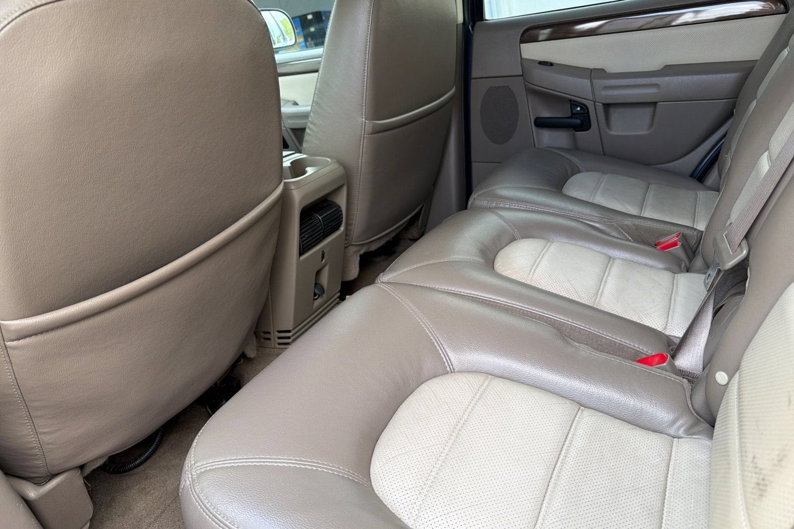 2005 Ford Explorer Eddie Bauer