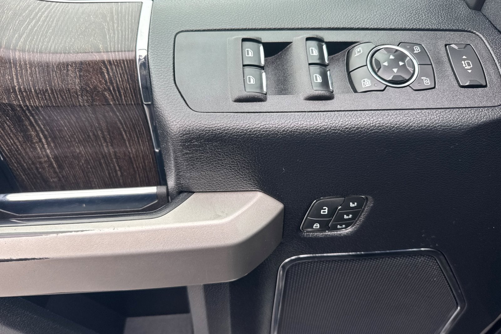 2020 Ford Super Duty F-350 SRW Lariat