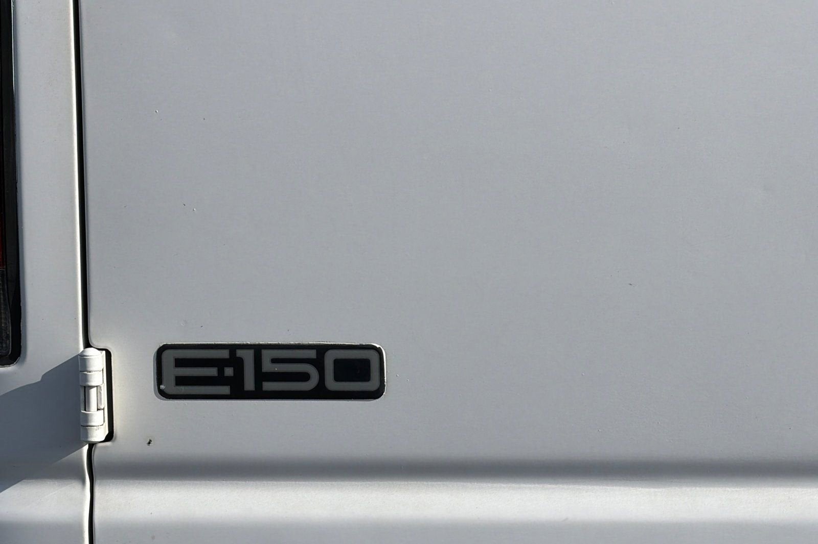 2004 Ford Econoline Cargo Van VAN E-150