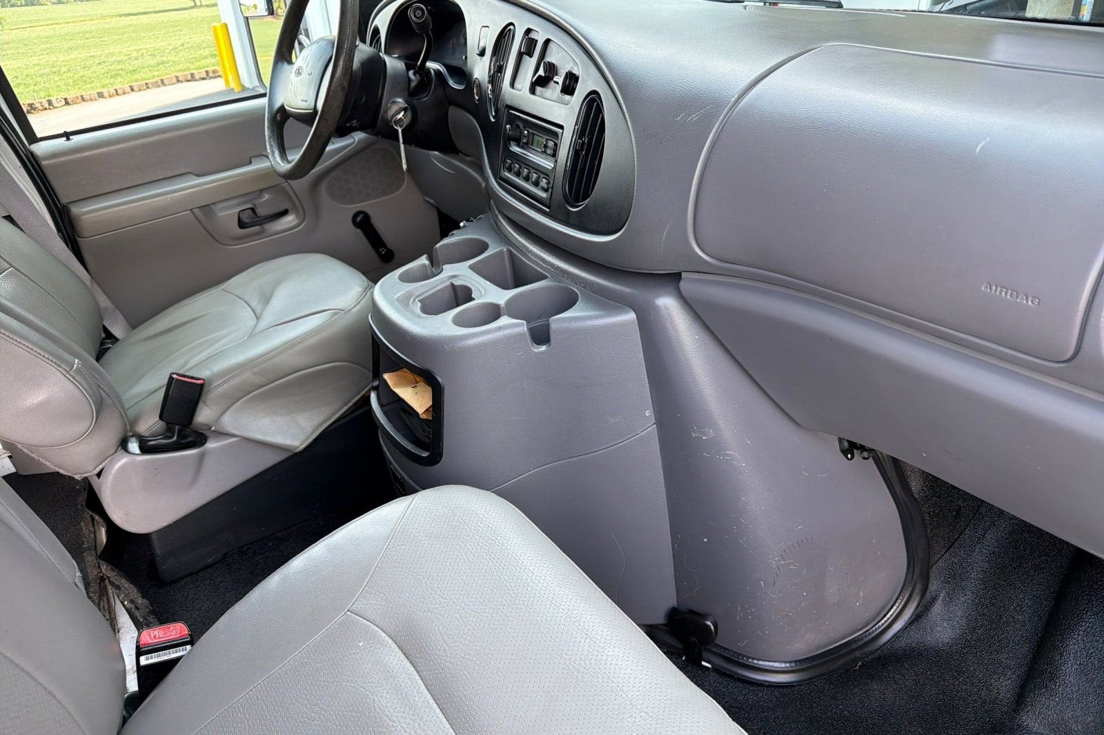 2002 Ford Econoline Cargo Van VAN E-350 S-DUTY