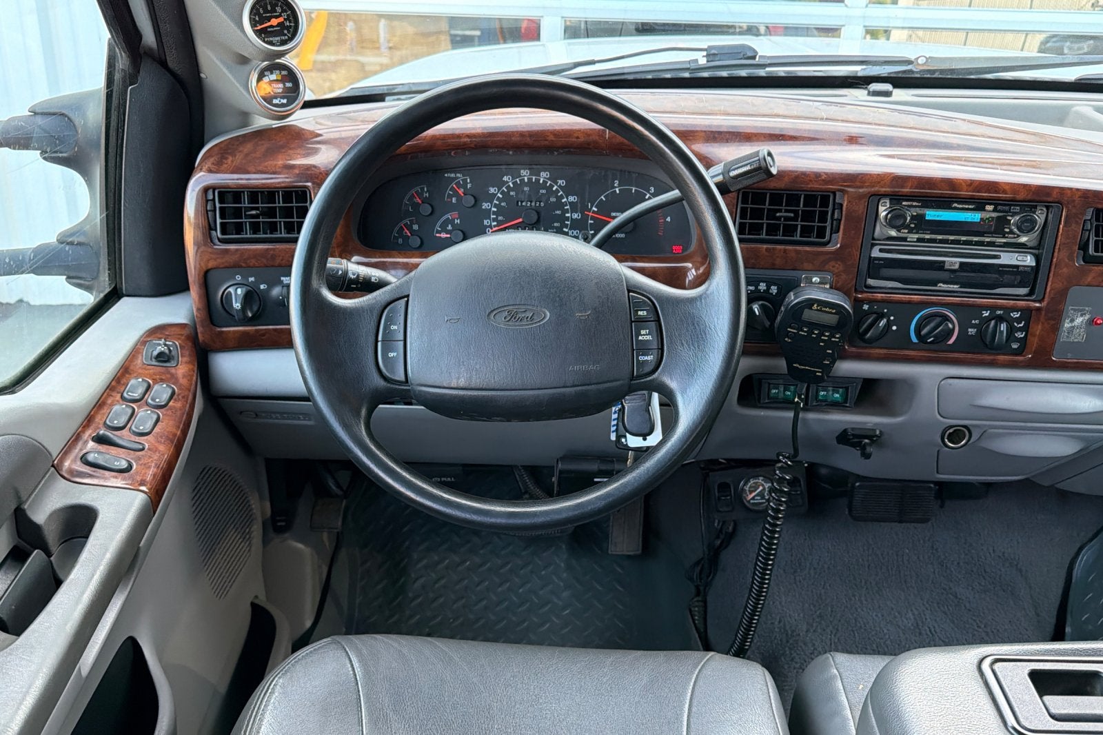 2000 Ford Super Duty F-350 SRW XL