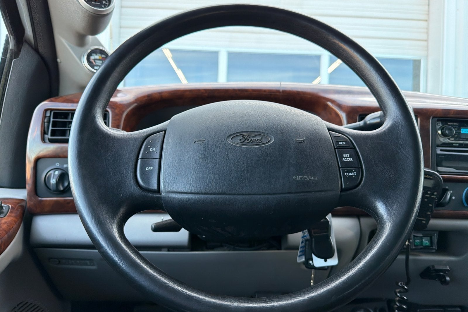 2000 Ford Super Duty F-350 SRW XL