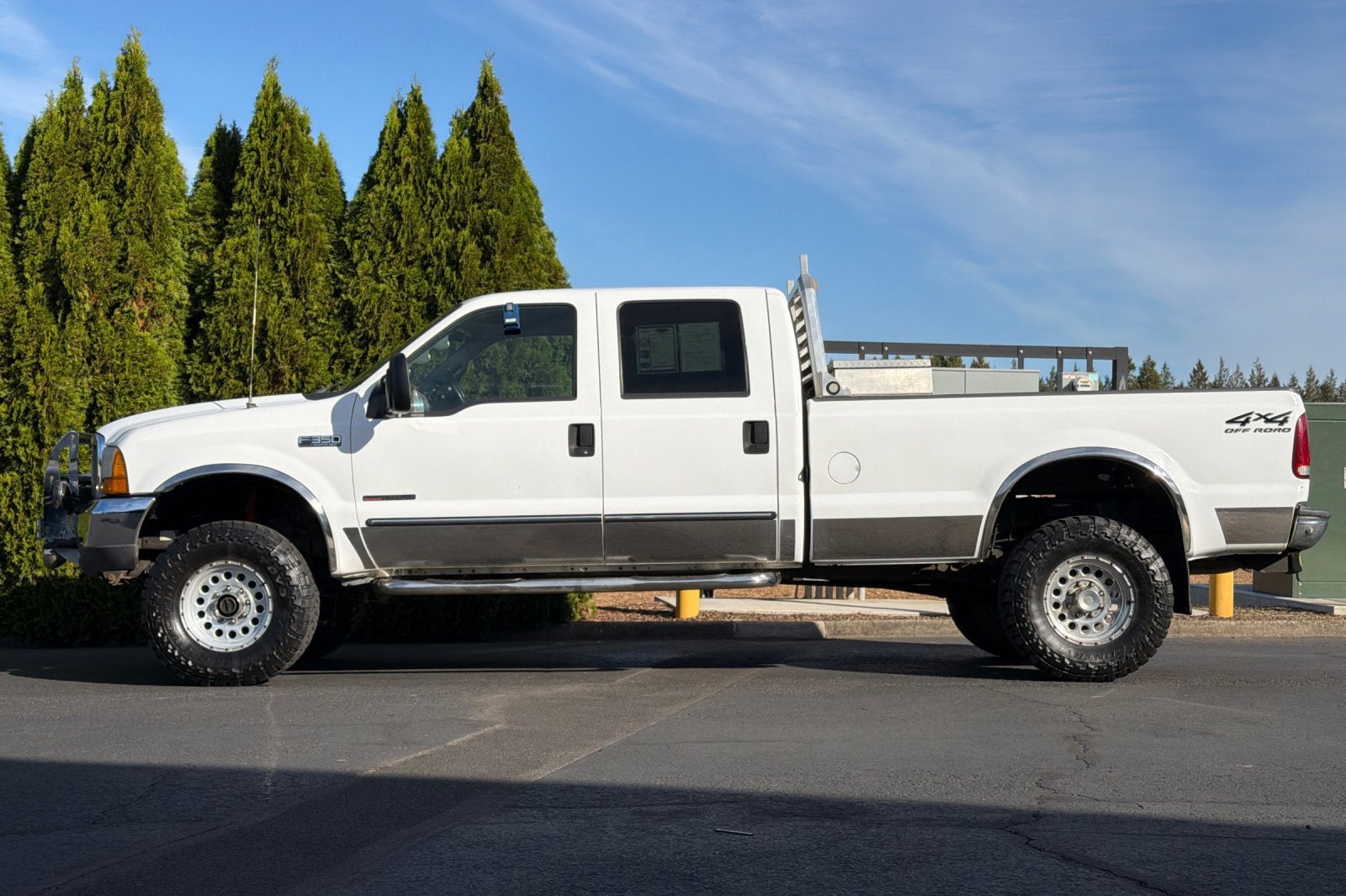 2000 Ford Super Duty F-350 SRW XL
