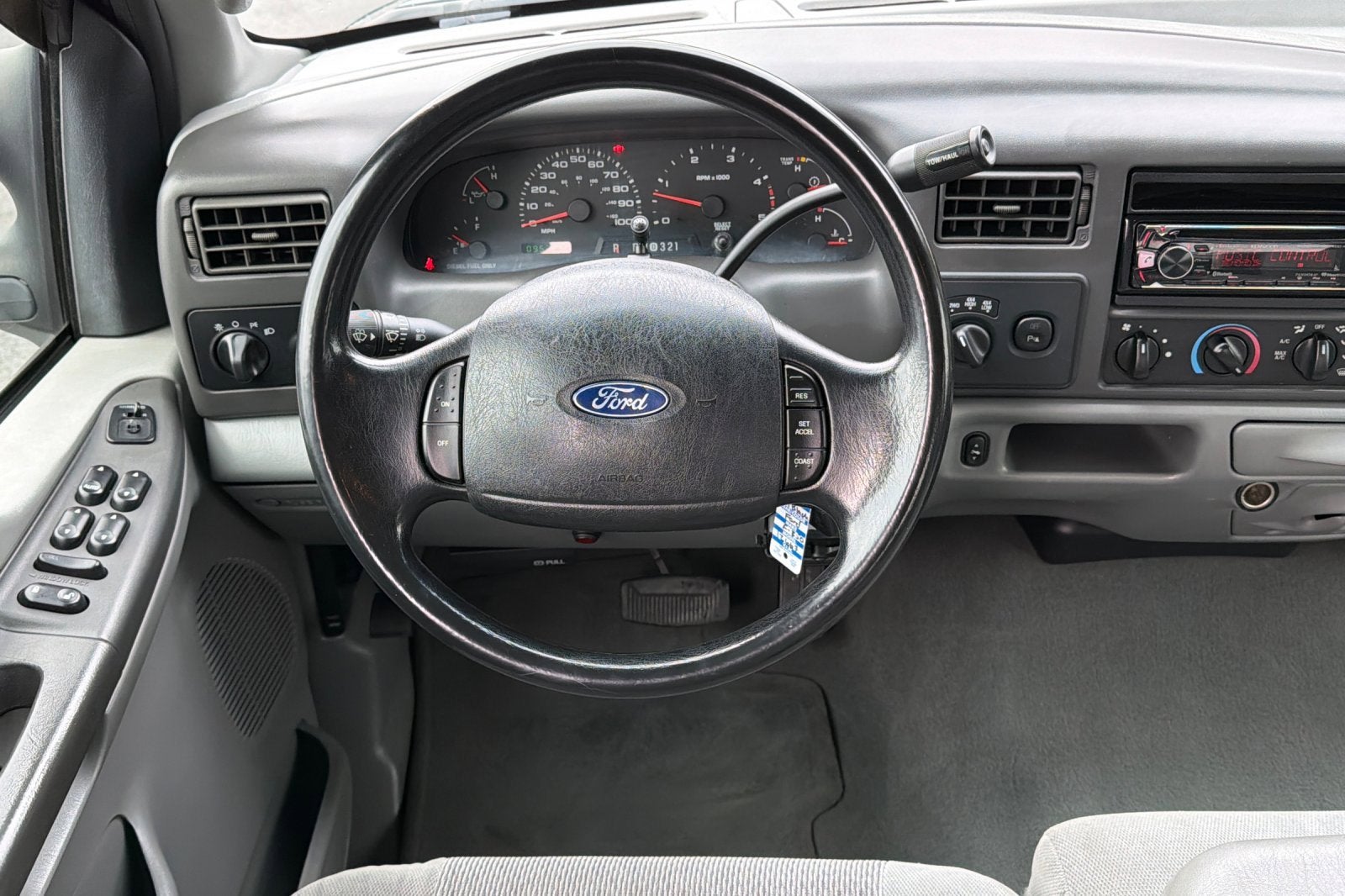 2004 Ford Super Duty F-350 SRW XL