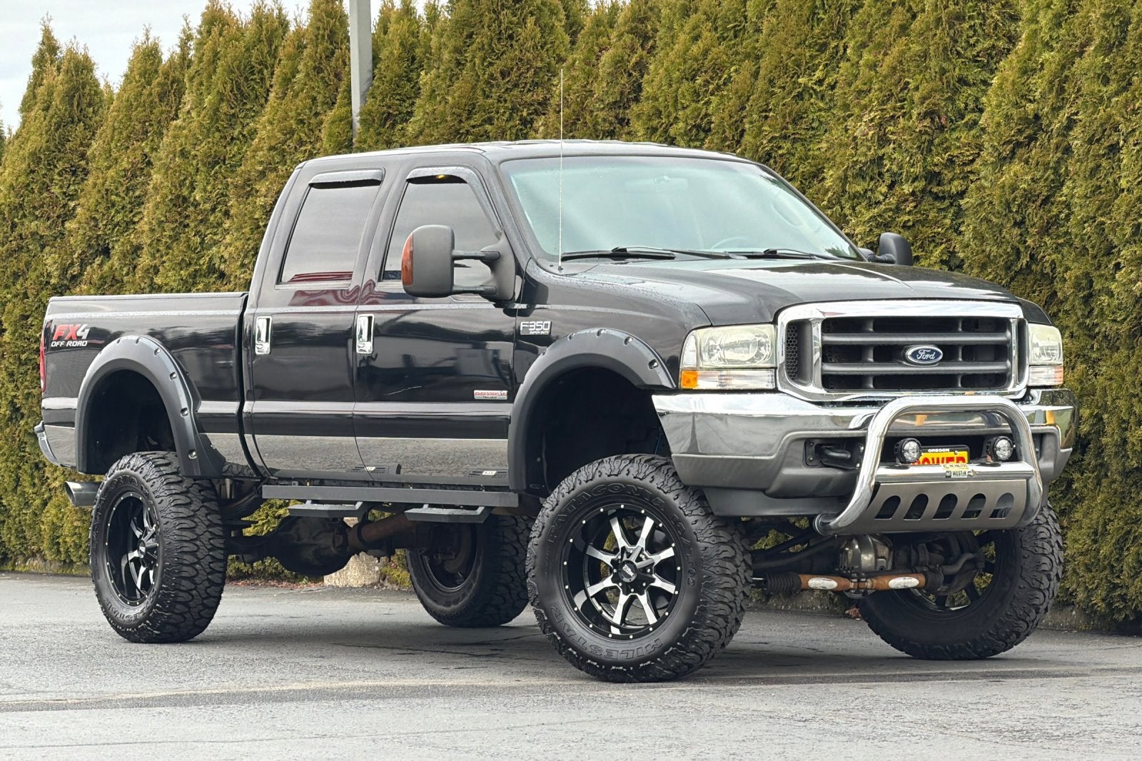 2004 Ford Super Duty F-350 SRW XL