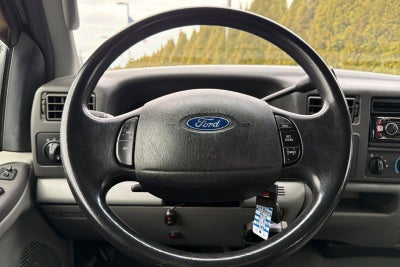 2004 Ford Super Duty F-350 SRW XL
