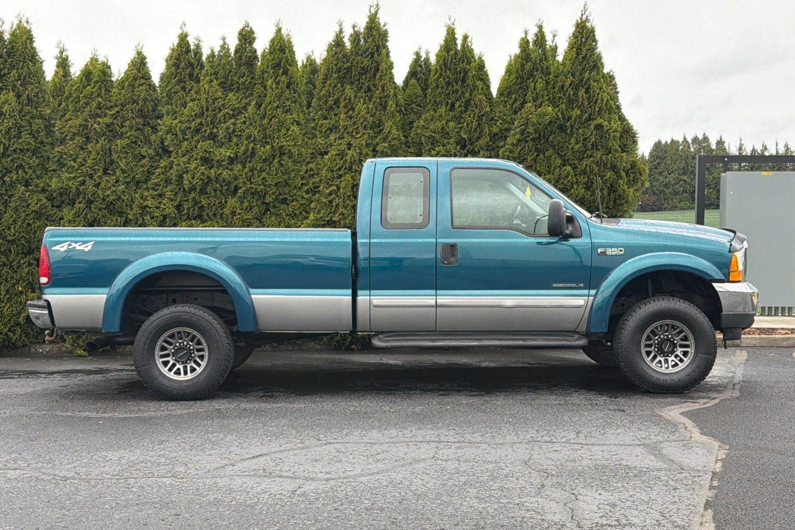 2001 Ford Super Duty F-350 SRW XL