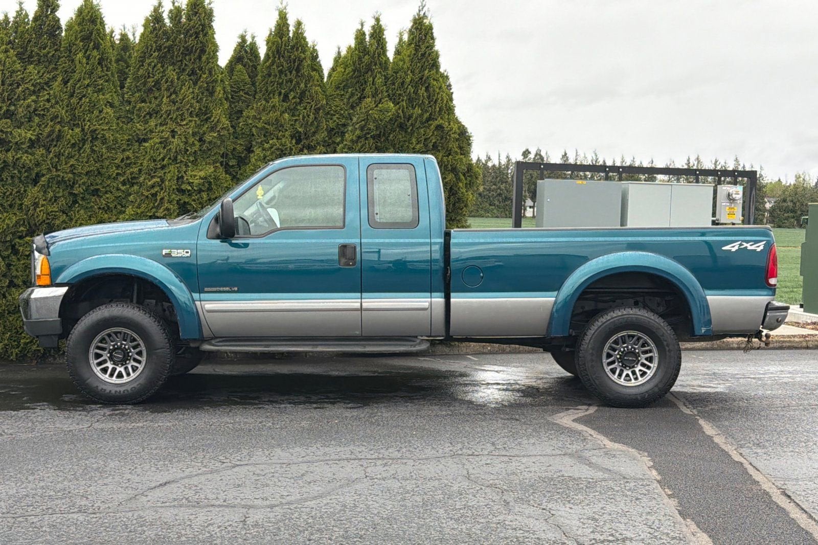 2001 Ford Super Duty F-350 SRW XL