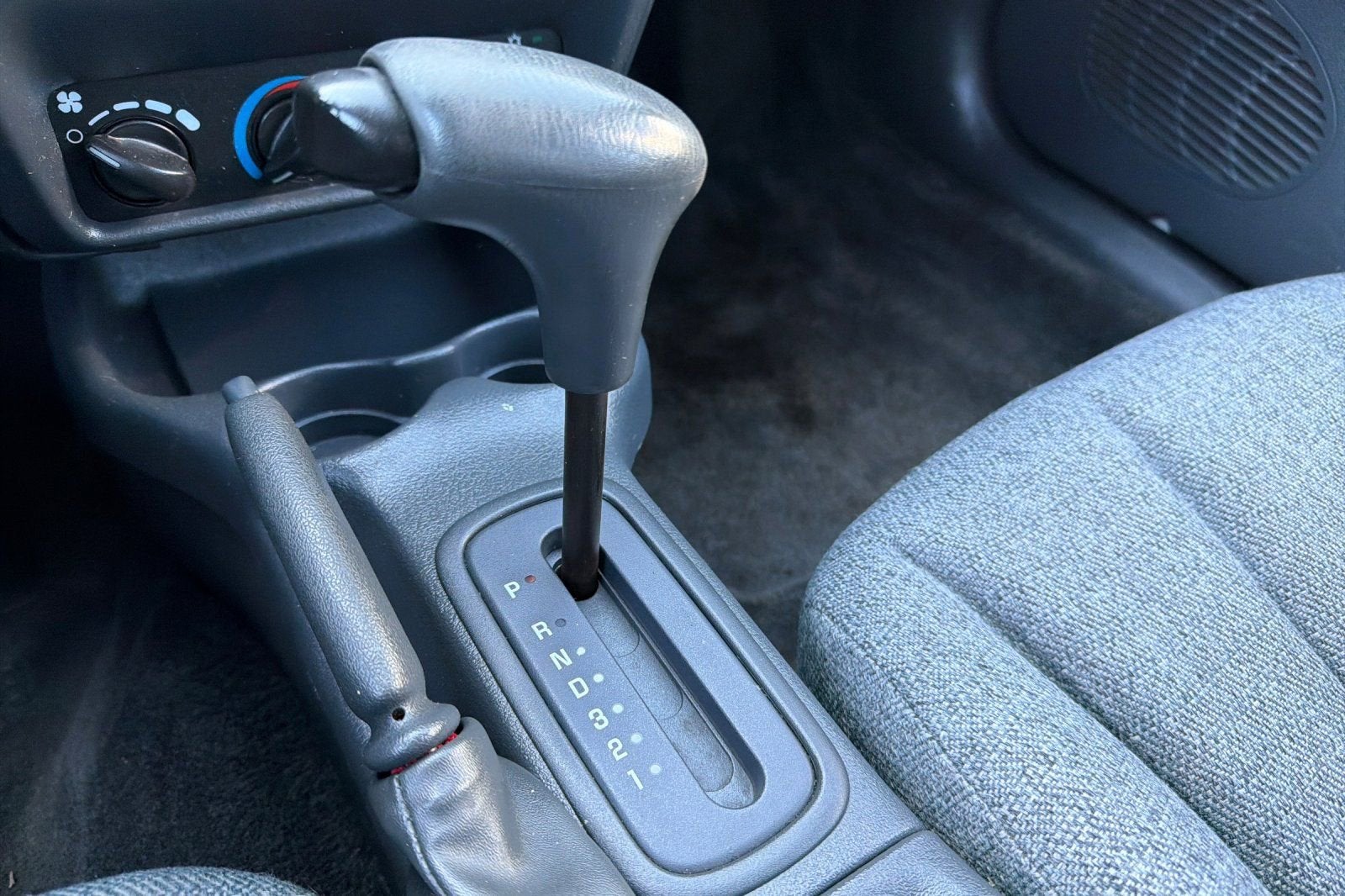 2004 Chevrolet Cavalier Base
