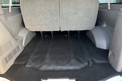 2023 Chevrolet Express Passenger 3500 1LS