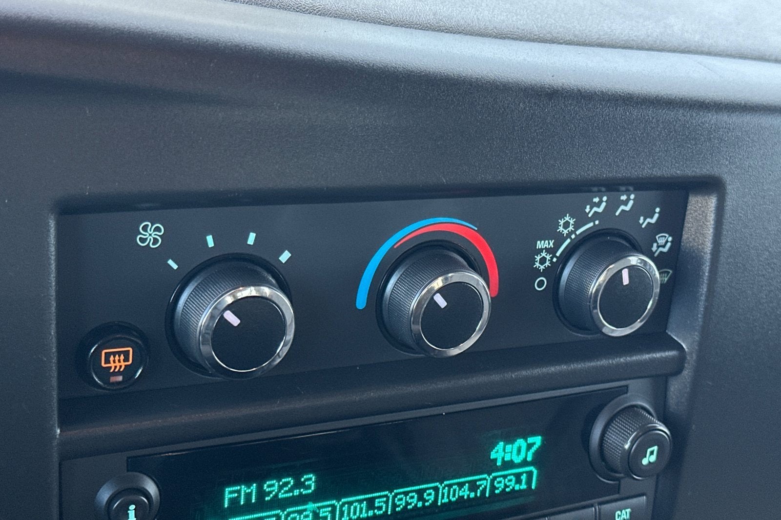 2023 Chevrolet Express Passenger 3500 1LS