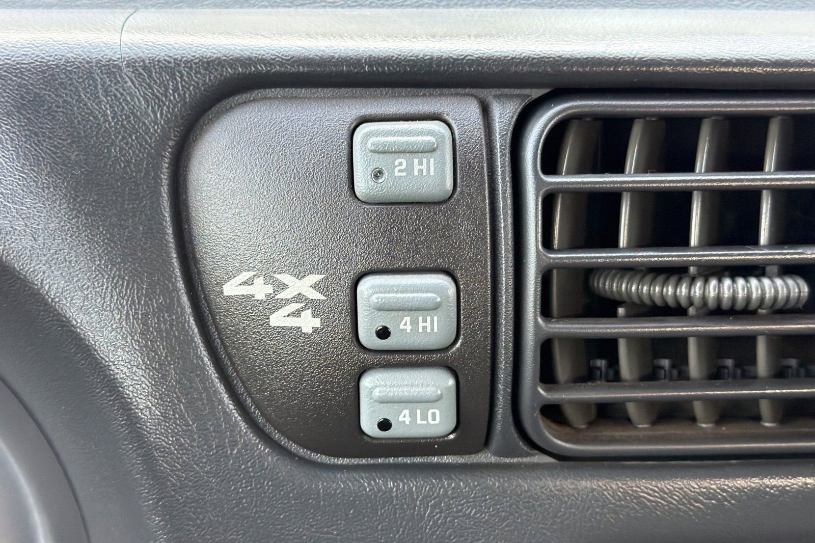 1999 Chevrolet S10 LS