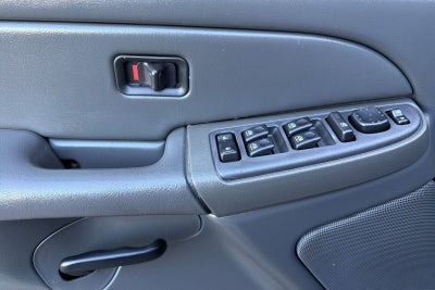 2004 Chevrolet Silverado 2500 HD LS