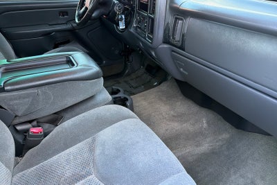 2004 Chevrolet Silverado 2500 HD LS
