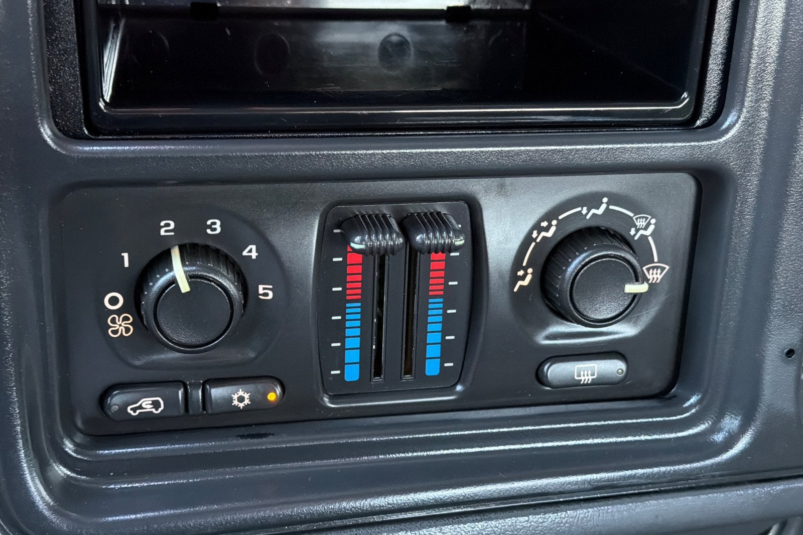 2004 Chevrolet Silverado 2500 HD LS