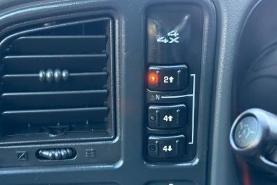 2004 Chevrolet Silverado 2500 HD LS