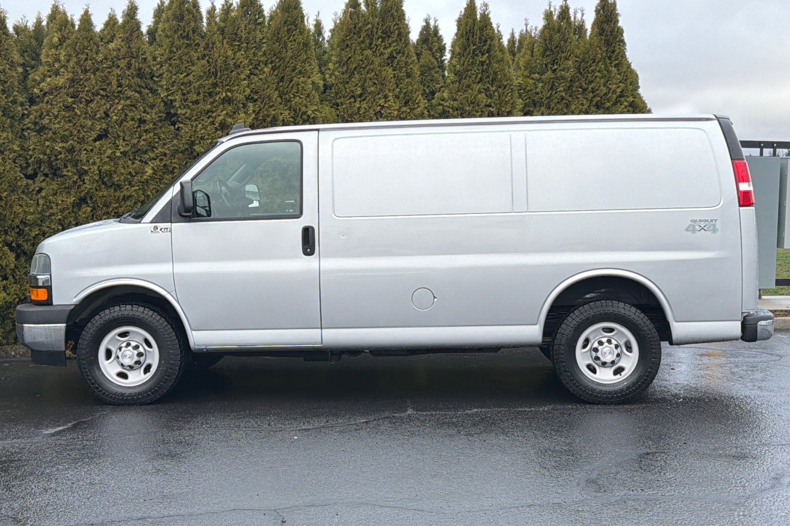 2017 Chevrolet Express Cargo 2500 2500 RWD 135"