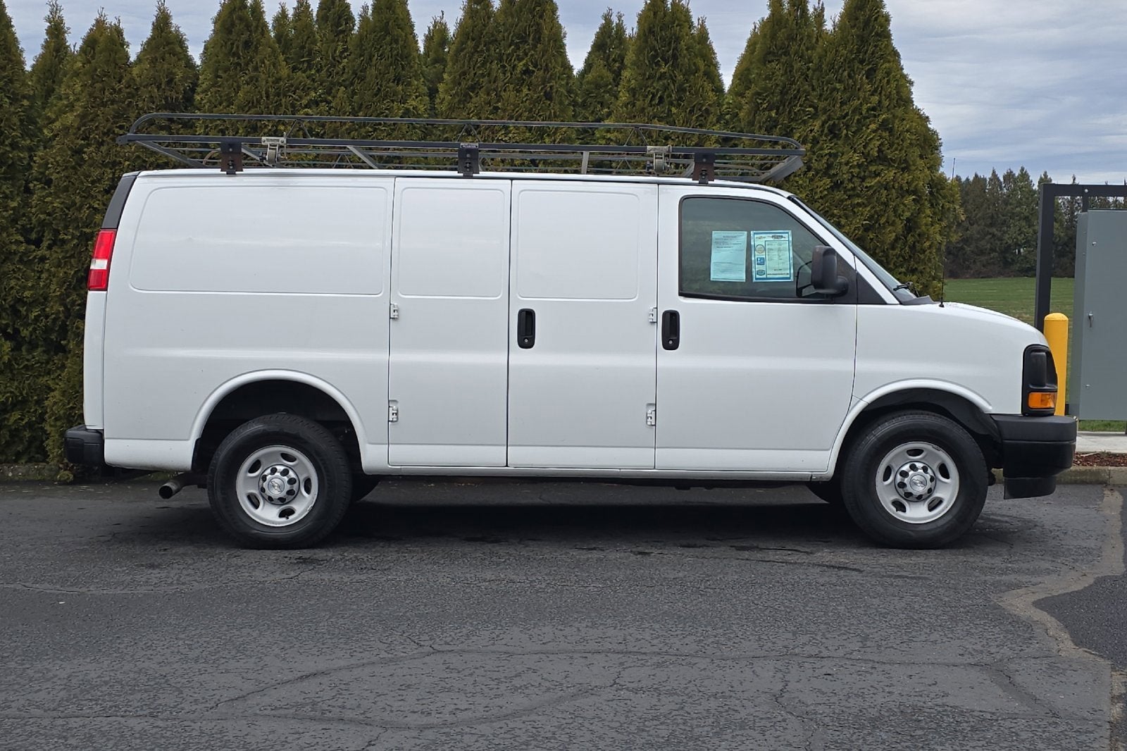 2017 Chevrolet Express Cargo 2500 2500 RWD 135"