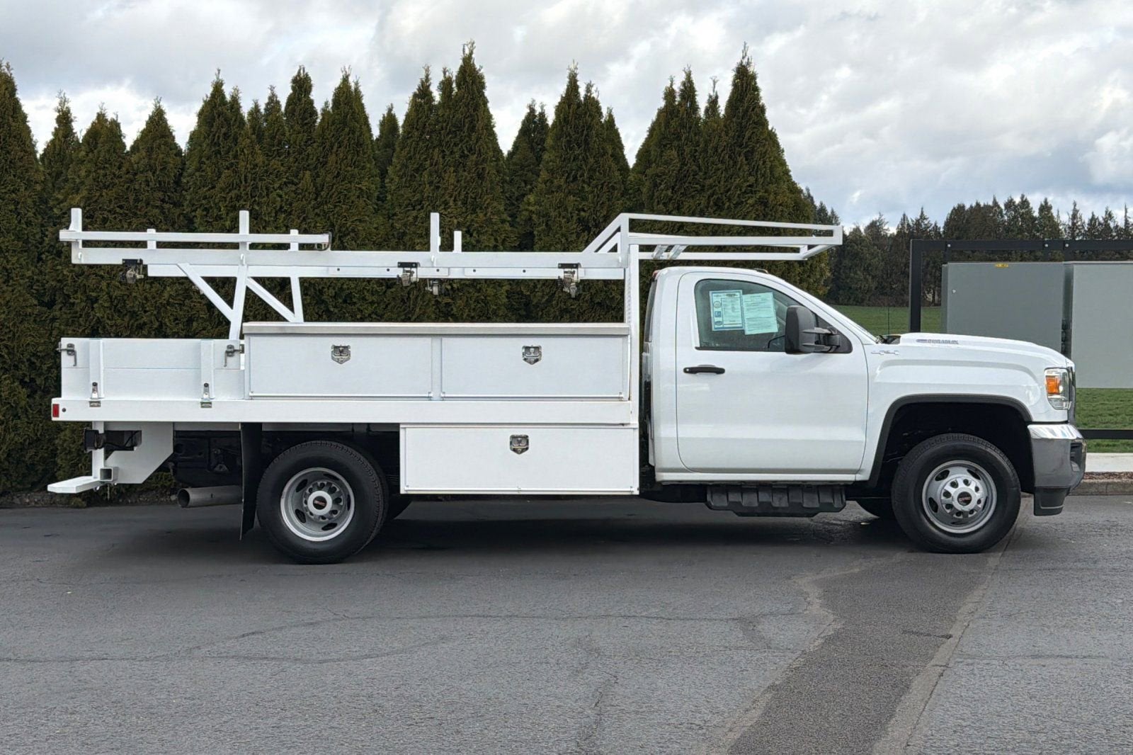 2018 GMC Sierra 3500 HD Chassis Cab REG CAB 4WD 162"