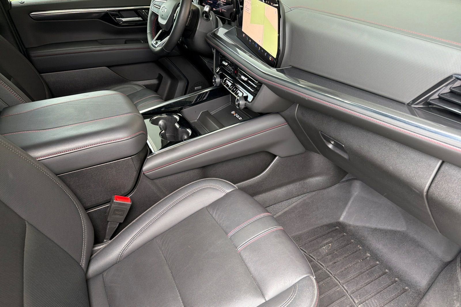 2025 Chevrolet Suburban RST