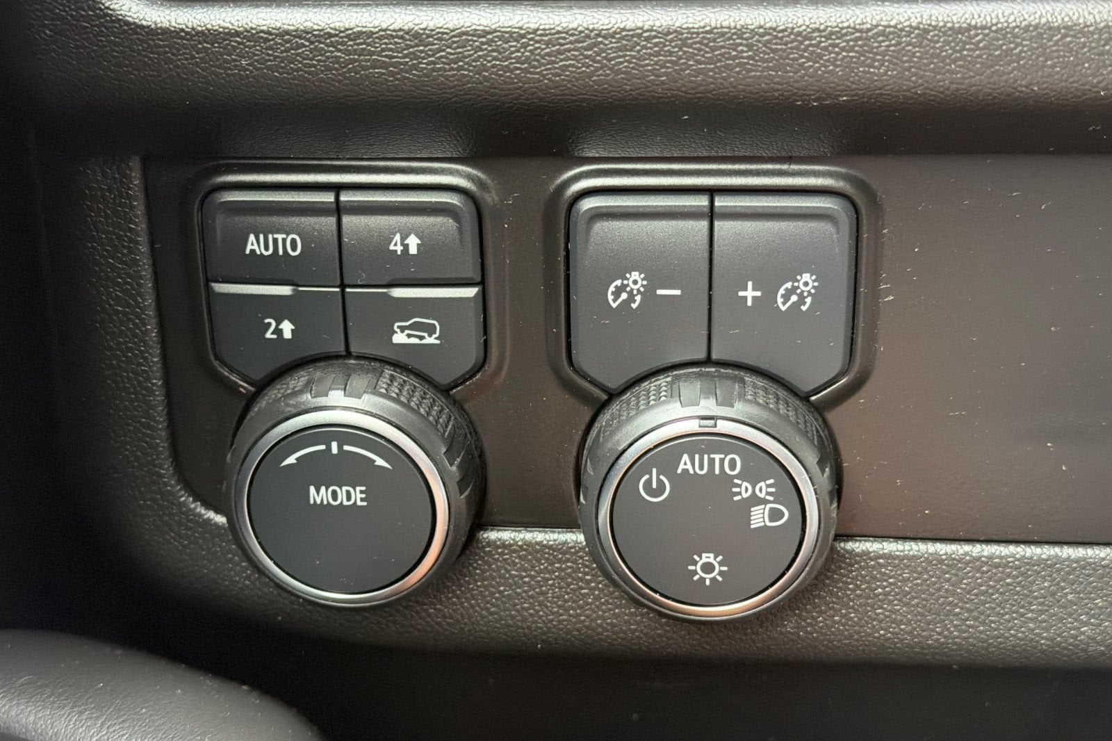 2024 Chevrolet Suburban LS