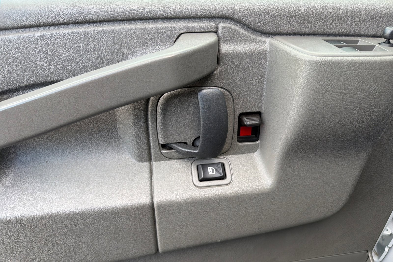 2024 GMC Savana Cargo 2500 Work Van