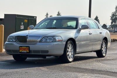 2006 Lincoln Town Car Signature Limited