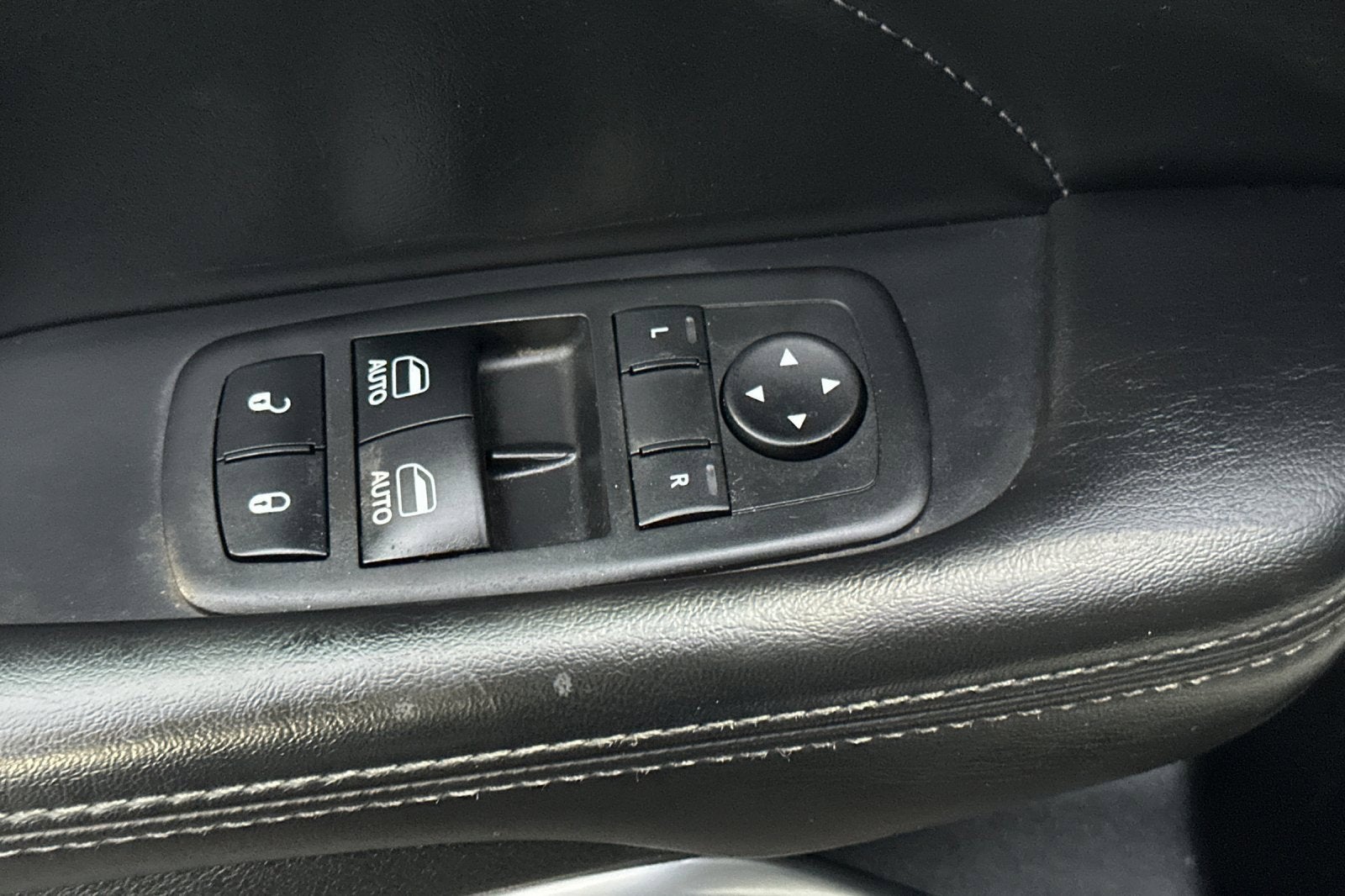 2017 Dodge Challenger SXT Plus