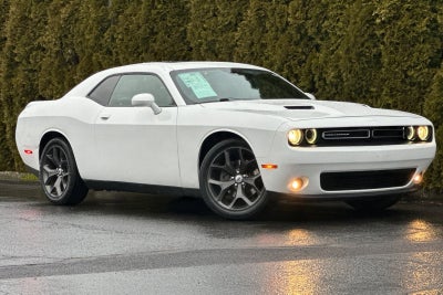 2017 Dodge Challenger SXT Plus
