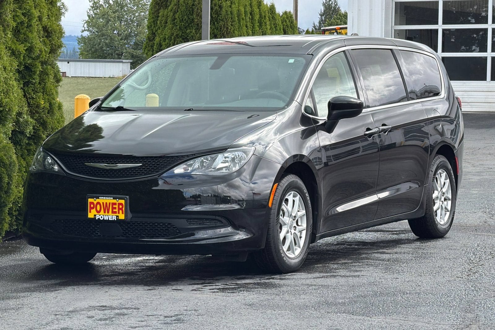 2022 Chrysler Voyager LX