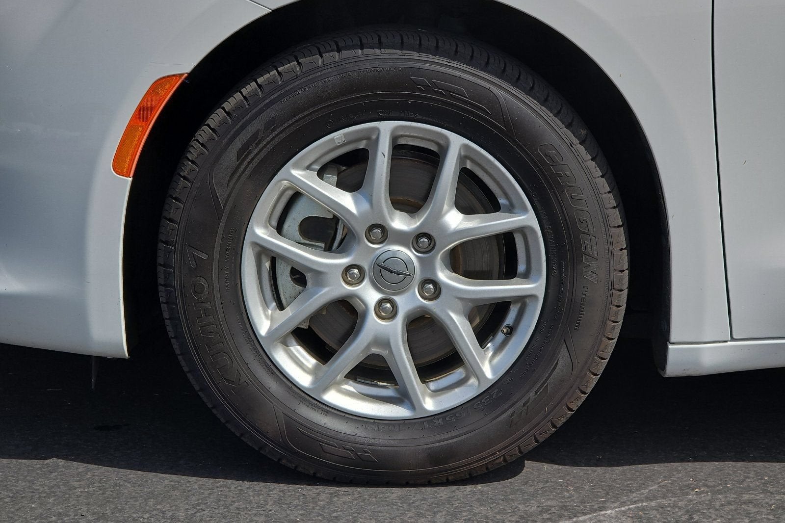 2023 Chrysler Voyager LX