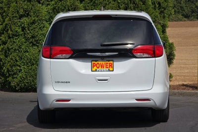 2023 Chrysler Voyager LX