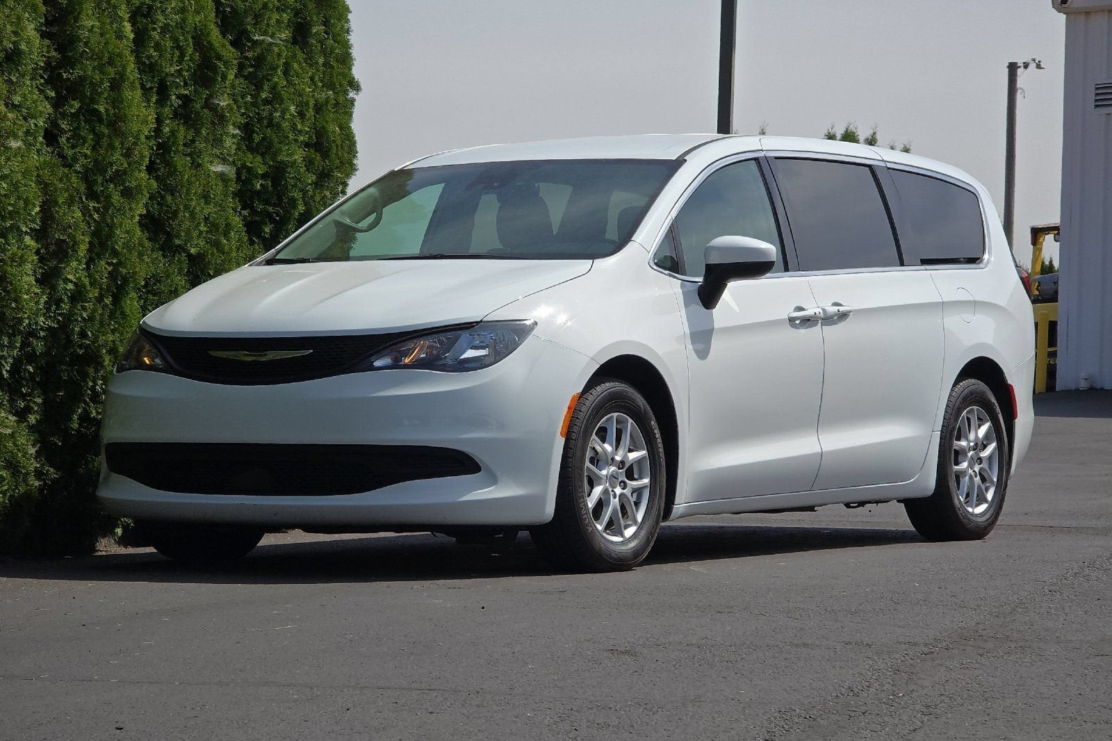 2023 Chrysler Voyager LX