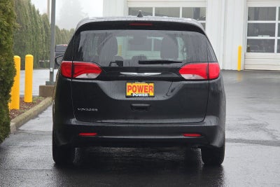 2023 Chrysler Voyager LX