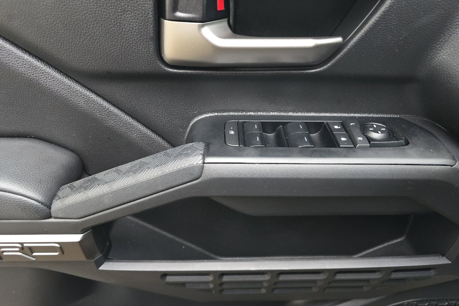 2025 Toyota Tacoma 4WD SR