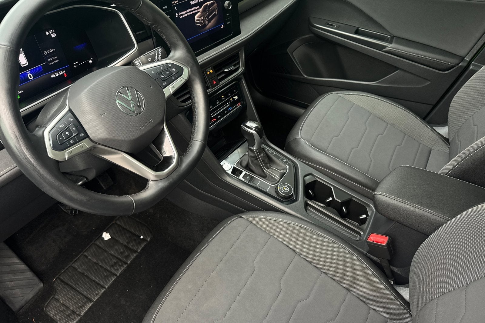 2025 Volkswagen Taos SE Black