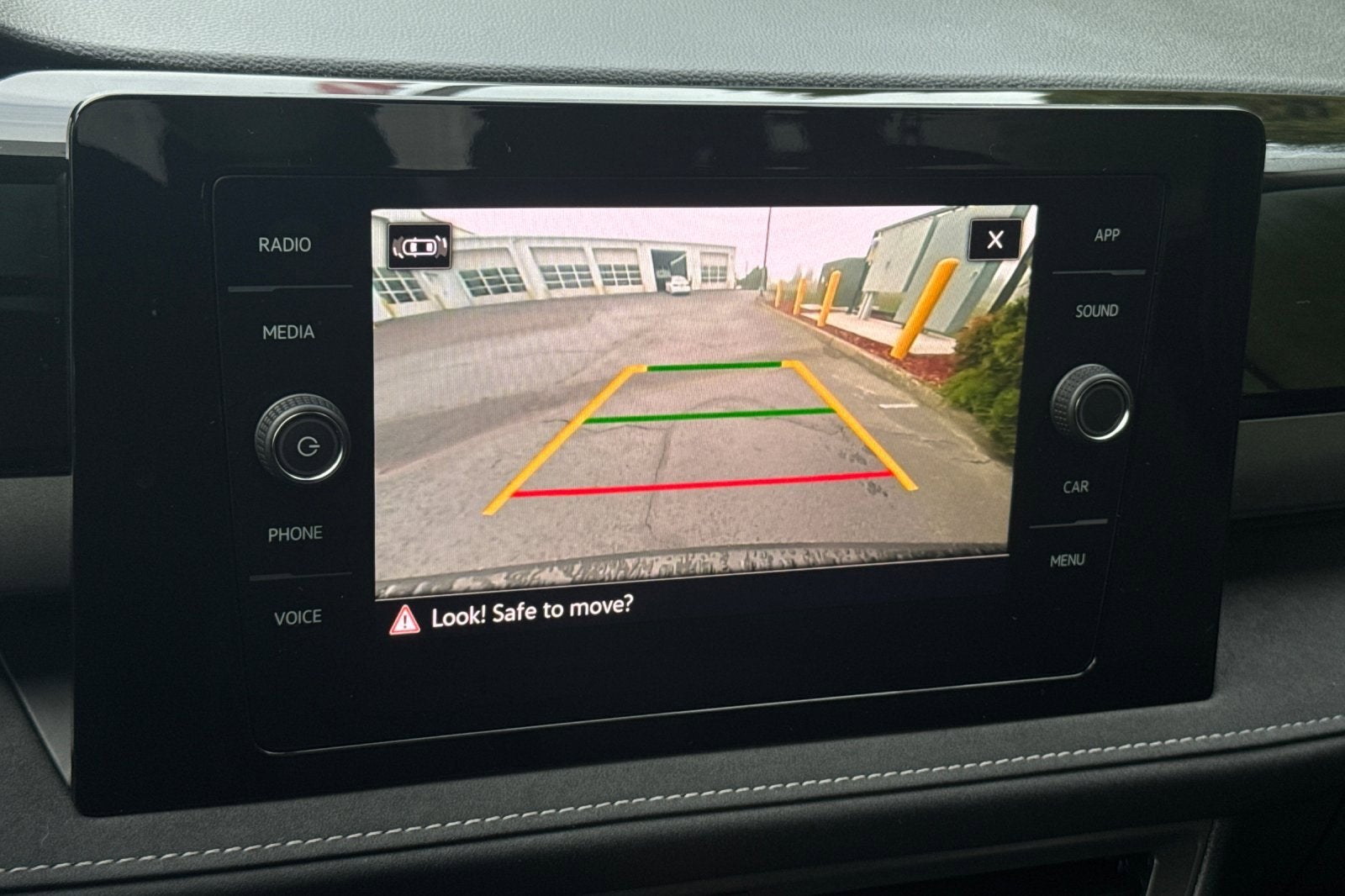 2025 Volkswagen Taos SE Black