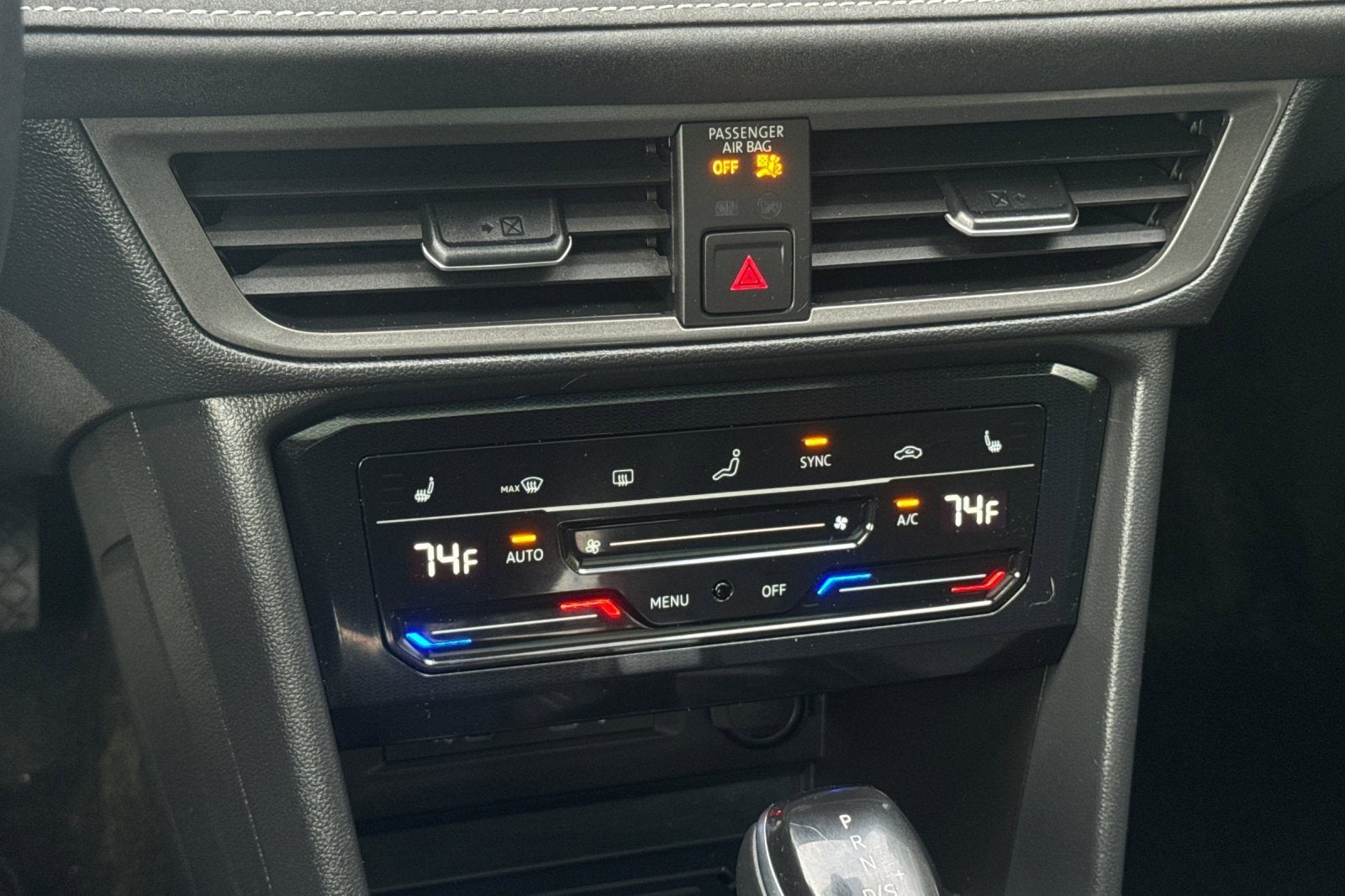 2025 Volkswagen Taos SE Black