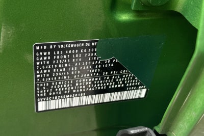 2025 Volkswagen Taos SE Black