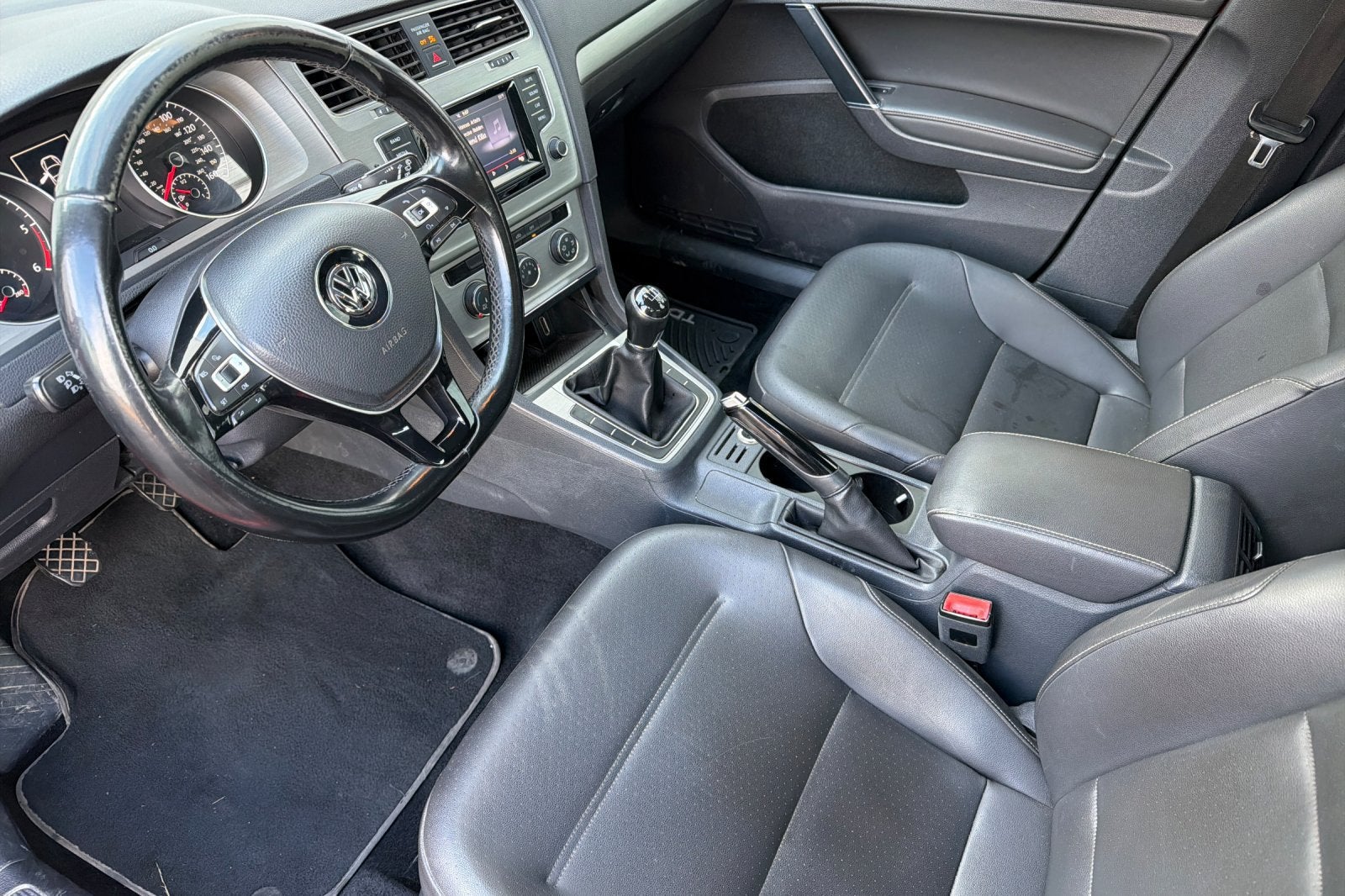 2015 Volkswagen Golf TDI S