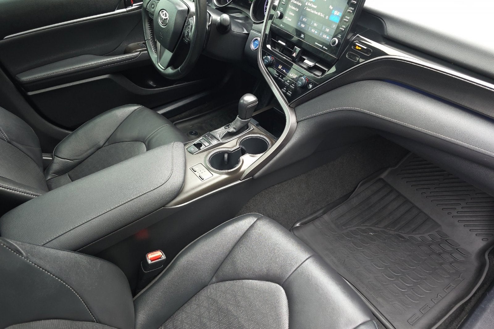 2022 Toyota Camry Hybrid XSE