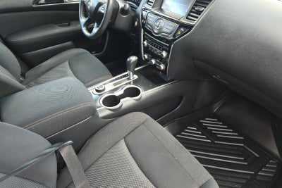 2017 Nissan Pathfinder SV