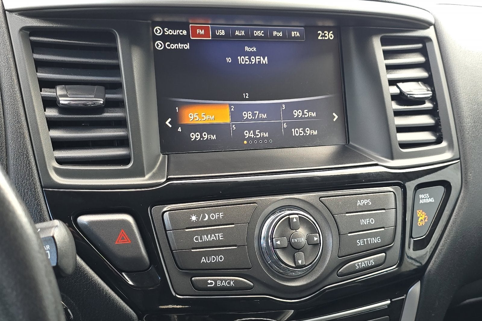 2017 Nissan Pathfinder SV