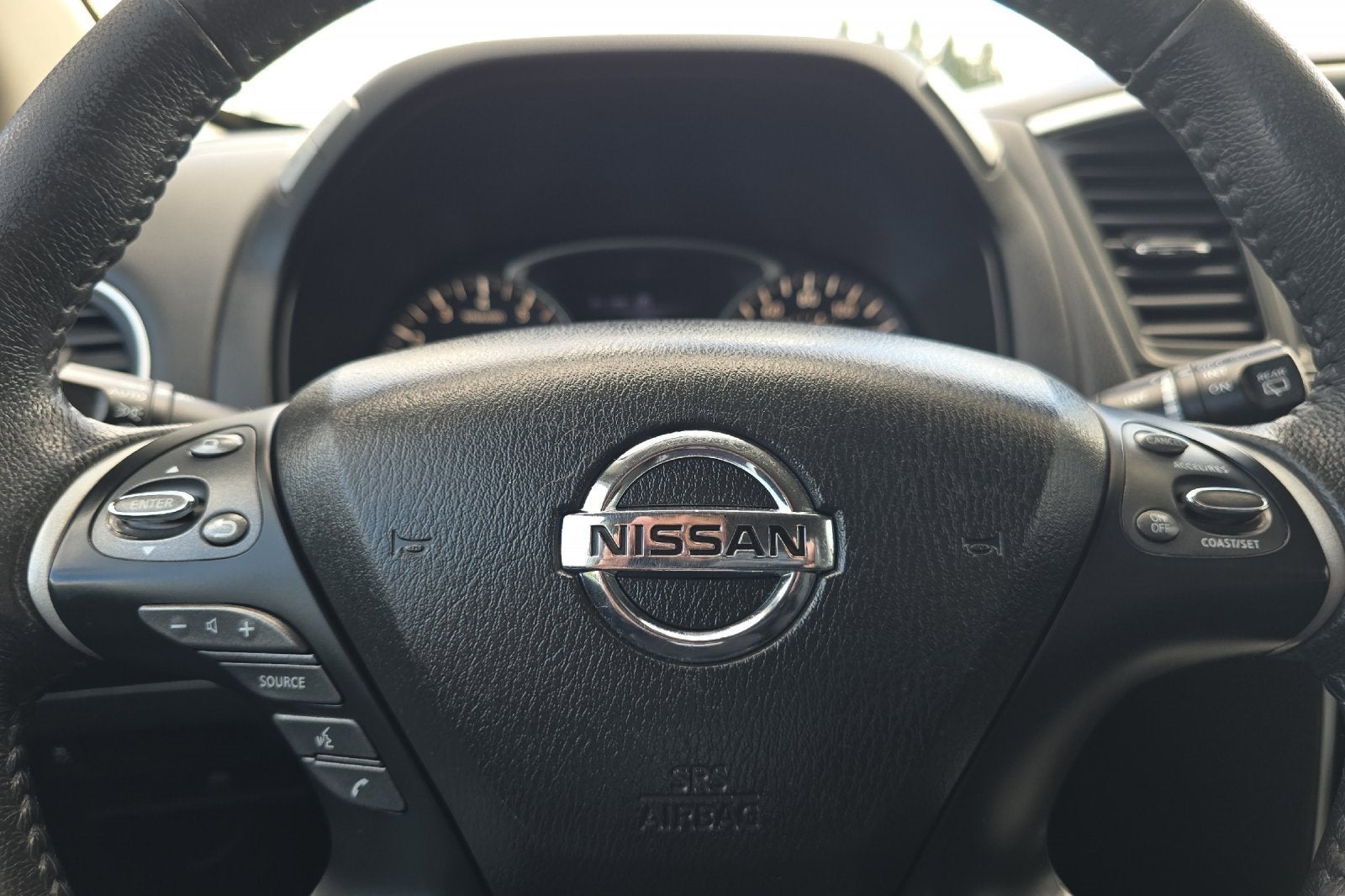 2017 Nissan Pathfinder SV