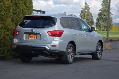 2017 Nissan Pathfinder SV