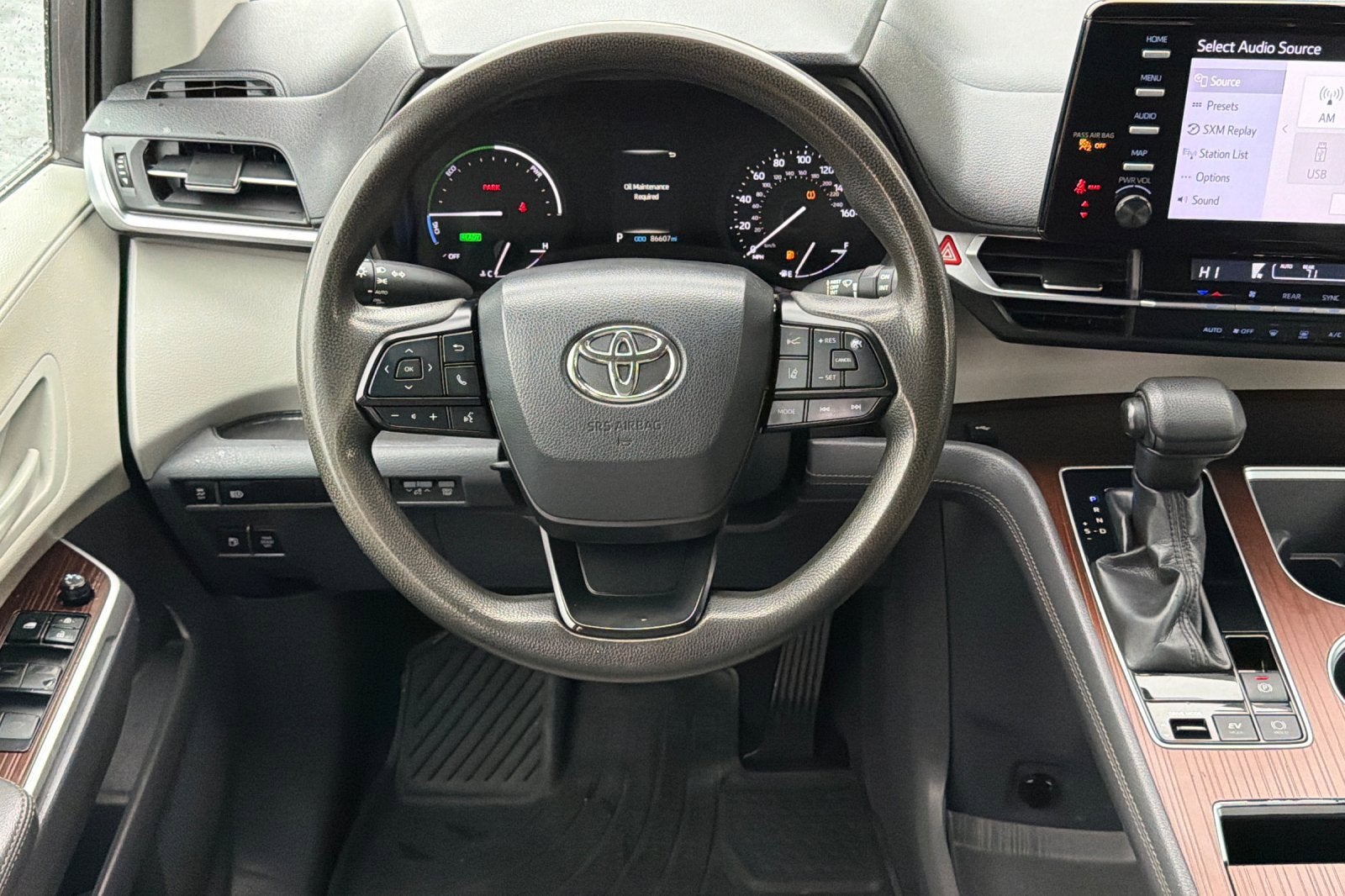 2022 Toyota Sienna LE