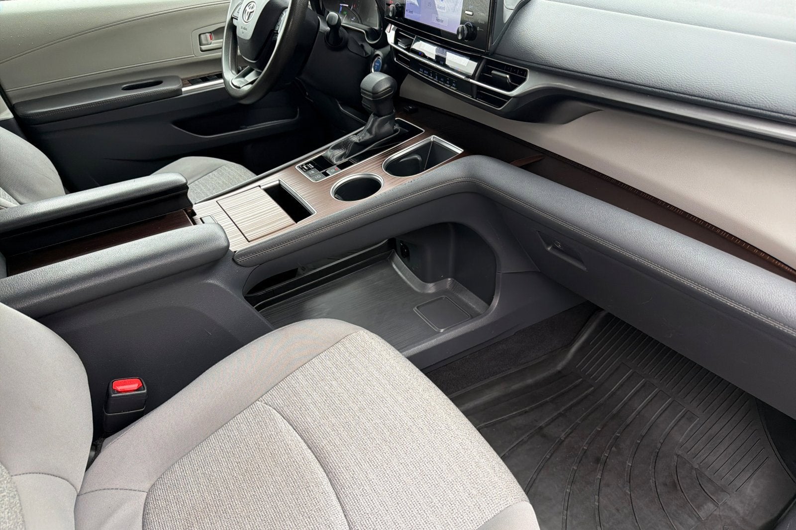 2022 Toyota Sienna LE